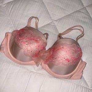 Beautiful Victoria’s Secret bra